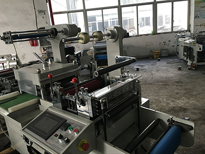 Découpeuse pour étiquettes